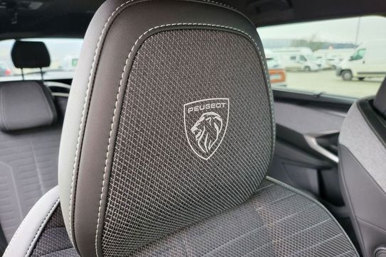 Peugeot 5008 GT 1.2 mHEV e-DCS6