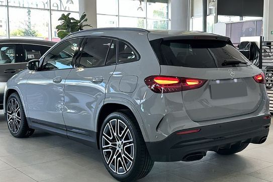 Mercedes GLA 220  4-Matic AMG Line
