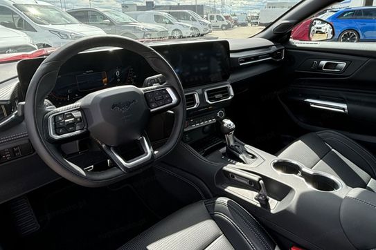 Ford Mustang GT Fastback 5.0 V8