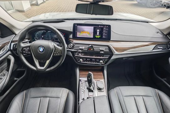 BMW Seria 5 Touring 530e xDrive Luxury Line