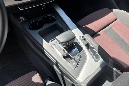 Audi A4 35 TFSI S Line