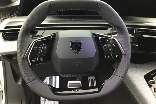 Peugeot 3008 GT 1.2 mHEV e-DCS6