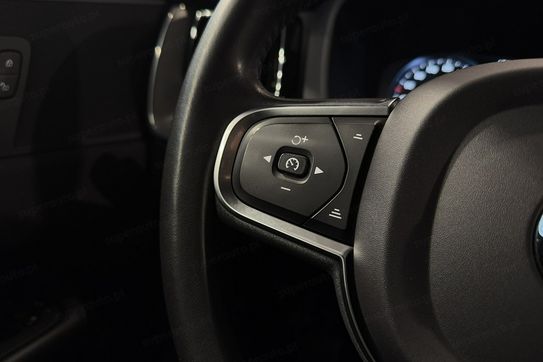 Volvo XC60 B4 B Momentum