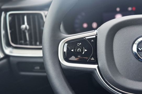 Volvo V60 T6 AWD Plug-In Hybrid Plus Bright aut