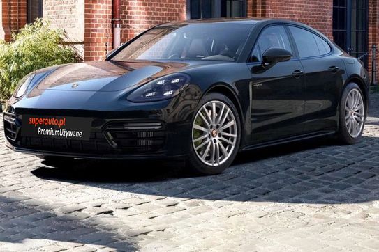 Porsche Panamera 4 E-Hybrid Platinum Edition