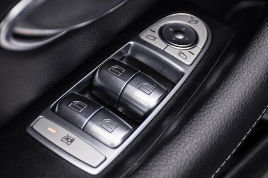 Mercedes E Klasa 220 d 4-Matic 9G-TRONIC