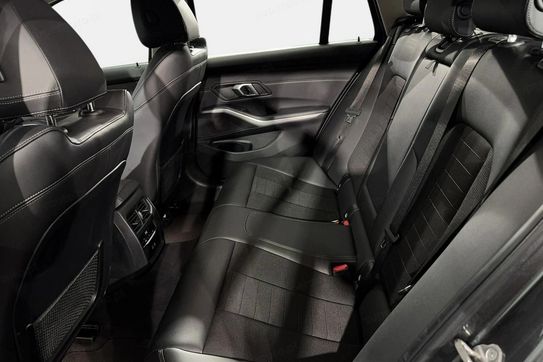BMW Seria 3 318d mHEV aut
