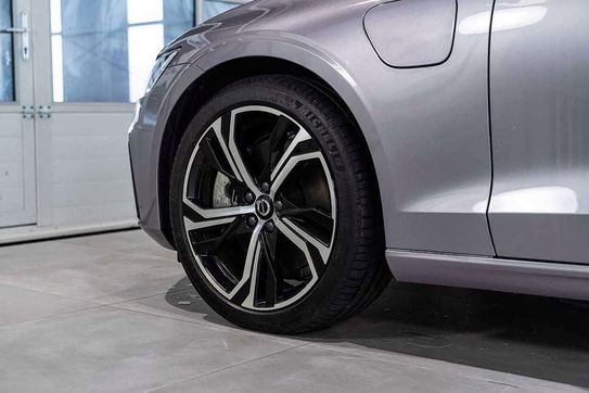 Volvo V60 T6 AWD Plug-In Hybrid Plus Dark