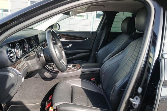 Mercedes Klasa E 220 d 9G-TRONIC