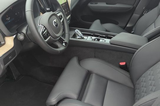 Volvo XC60 B5 B AWD Plus Dark aut