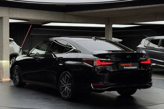 Lexus ES 300h Business Edition