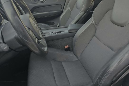 Volvo XC60 T4 Momentum Pro