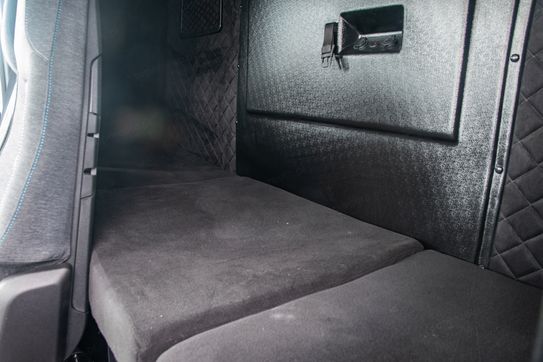 Renault Master L3 Zabudowa 8EP + Tył spanie