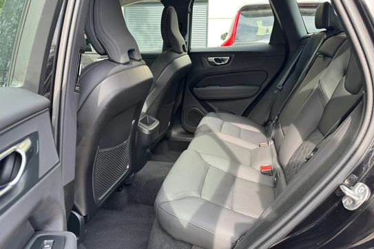 Volvo XC60 B5 B AWD Plus Dark