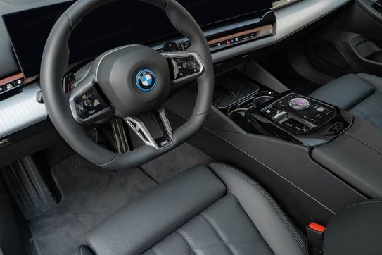 BMW Seria 5 Touring 550e xDrive M Sport