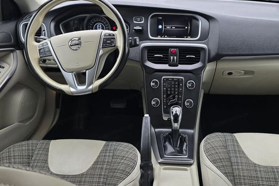Volvo V40 T3 Drive-e Momentum