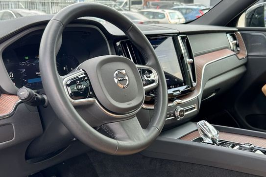 Volvo XC60 B5 B AWD Ultimate Dark