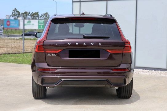 Volvo XC60 B5 AWD Ultra Dark