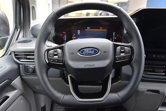 Ford Tourneo Custom 320 L2H1 Titanium A8