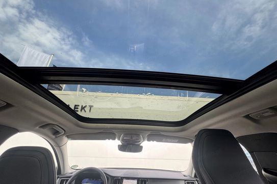 Volvo XC60 B5 B AWD Ultra Dark