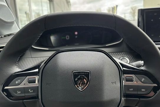 Peugeot 208 e-208 Allure