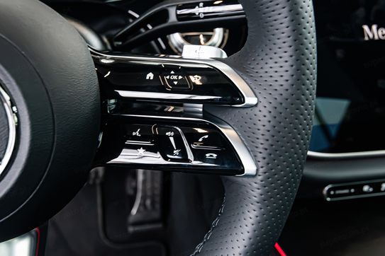 Mercedes Klasa E 300 e AMG Estate