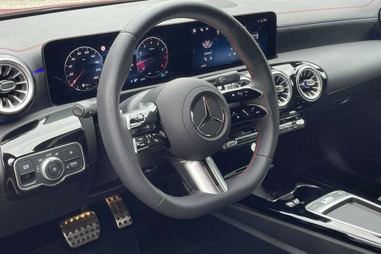 Mercedes CLA 200 AMG Line