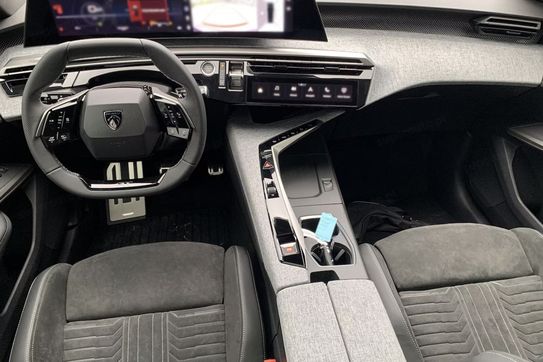 Peugeot 5008 GT 1.2 mHEV e-DCS6