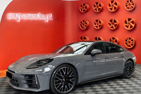 Porsche Panamera 4