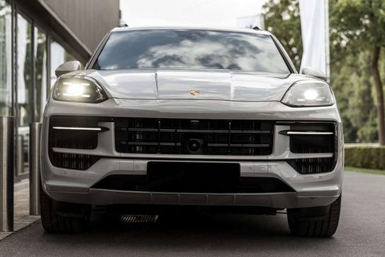 Porsche Cayenne E-Hybrid Black Edition