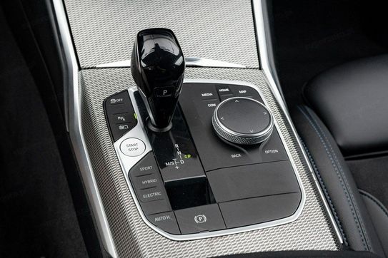 BMW Seria 3 330e xDrive M Sport sport-aut