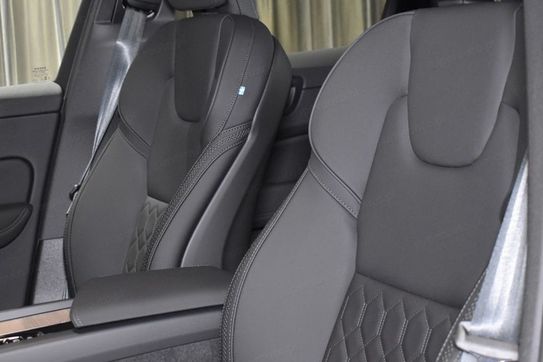 Volvo XC60 B5 B AWD Ultra Dark