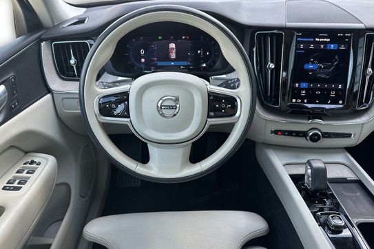 Volvo XC60 B4 D AWD Momentum Pro