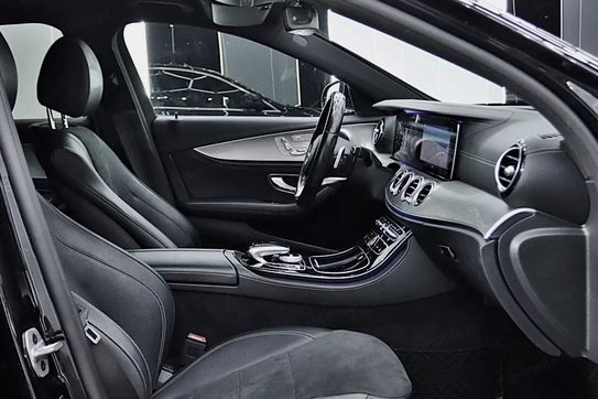 Mercedes Klasa E 220 d 4-Matic 9G-TRONIC