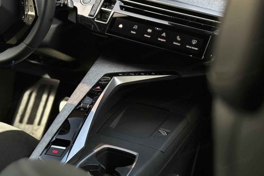 Peugeot 5008 GT Exclusive 5-miejsc e-DCS6 1.2 PureTech mHEV