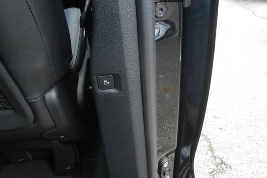 Peugeot Traveller Long L2H1 Business VIP EAT8