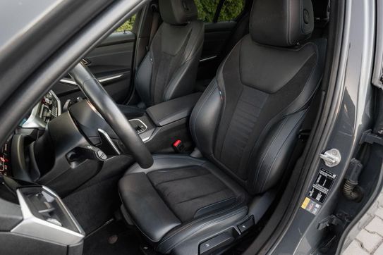 BMW Seria 3 330e M Sport sport-aut