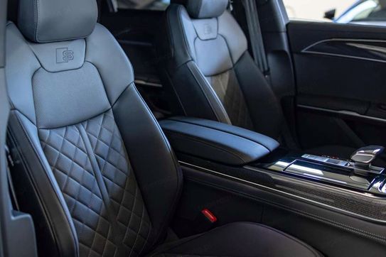 Audi A8 S8 TFSI quattro