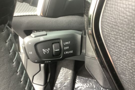 Peugeot 2008 ALLURE 1.2 mHEV e-DCS6