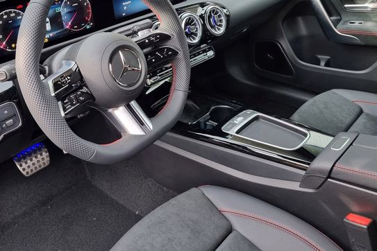 Mercedes Klasa A 220 4MATIC AMG Line