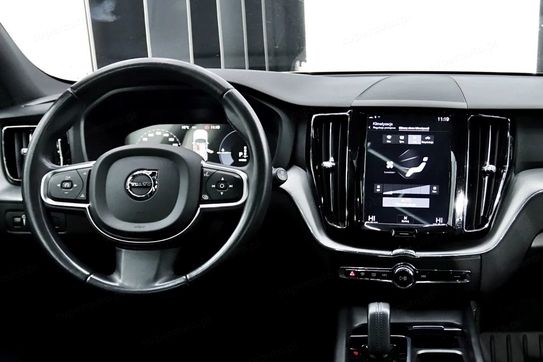 Volvo XC60 T8 AWD Plug-In Hybrid Momentum aut