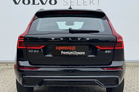 Volvo XC60 B5 B AWD Plus Dark
