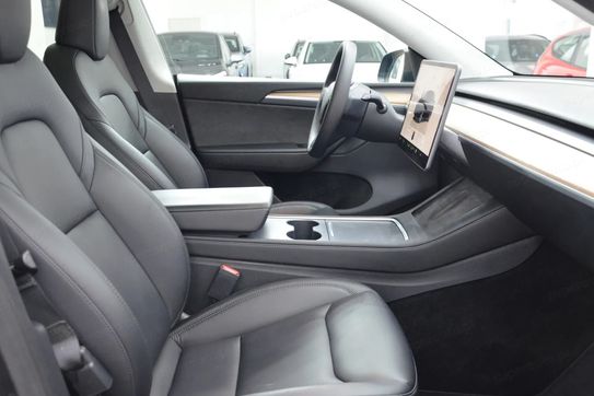 Tesla Model Y Y 62.5 Standard RWD