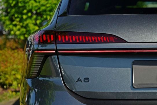 Audi A6 TDI quattro S line Avant