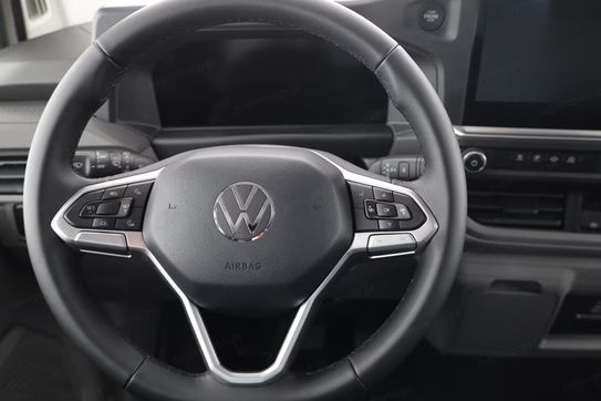 Volkswagen Transporter L2H1 8AT