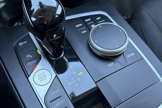 BMW Seria 1 118i Advantage aut