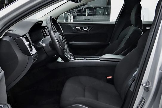 Volvo V60 B4 B Momentum Pro