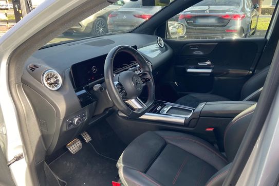 Mercedes B Klasa 220 4-Matic mHEV AMG Line 8G-DCT