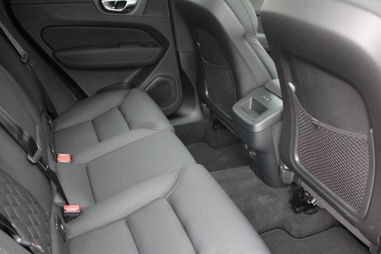 Volvo XC60 B5 B AWD Plus Dark aut