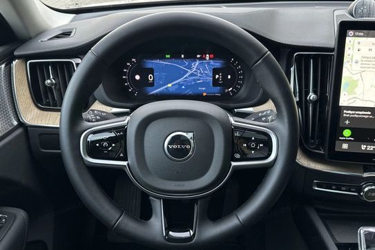 Volvo XC60 B5 B AWD Ultra Dark